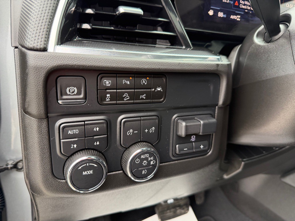 2025 Chevrolet Suburban Image 18