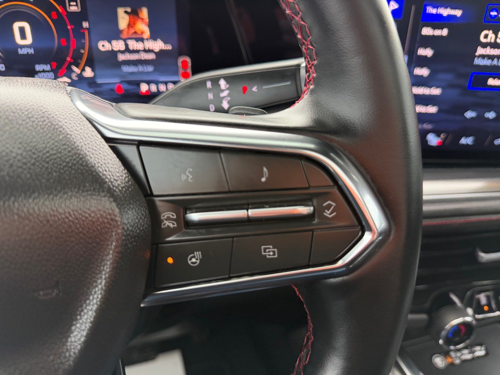 2025 Chevrolet Suburban Image 21