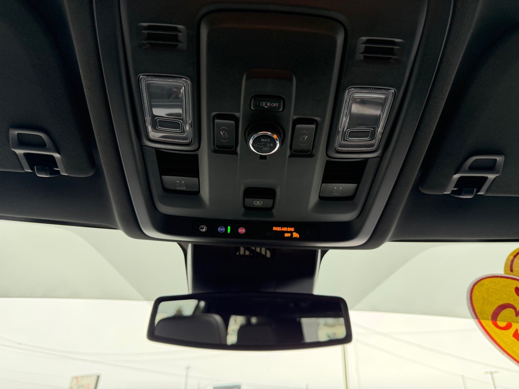 2025 Chevrolet Suburban Image 33