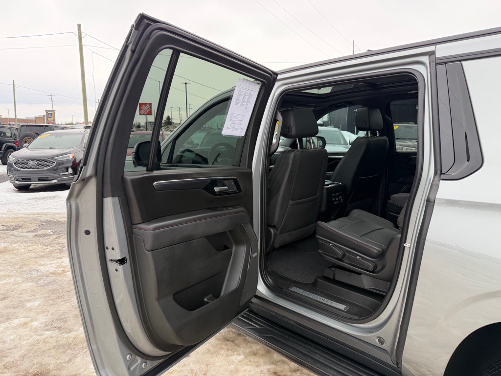 2025 Chevrolet Suburban Image 34
