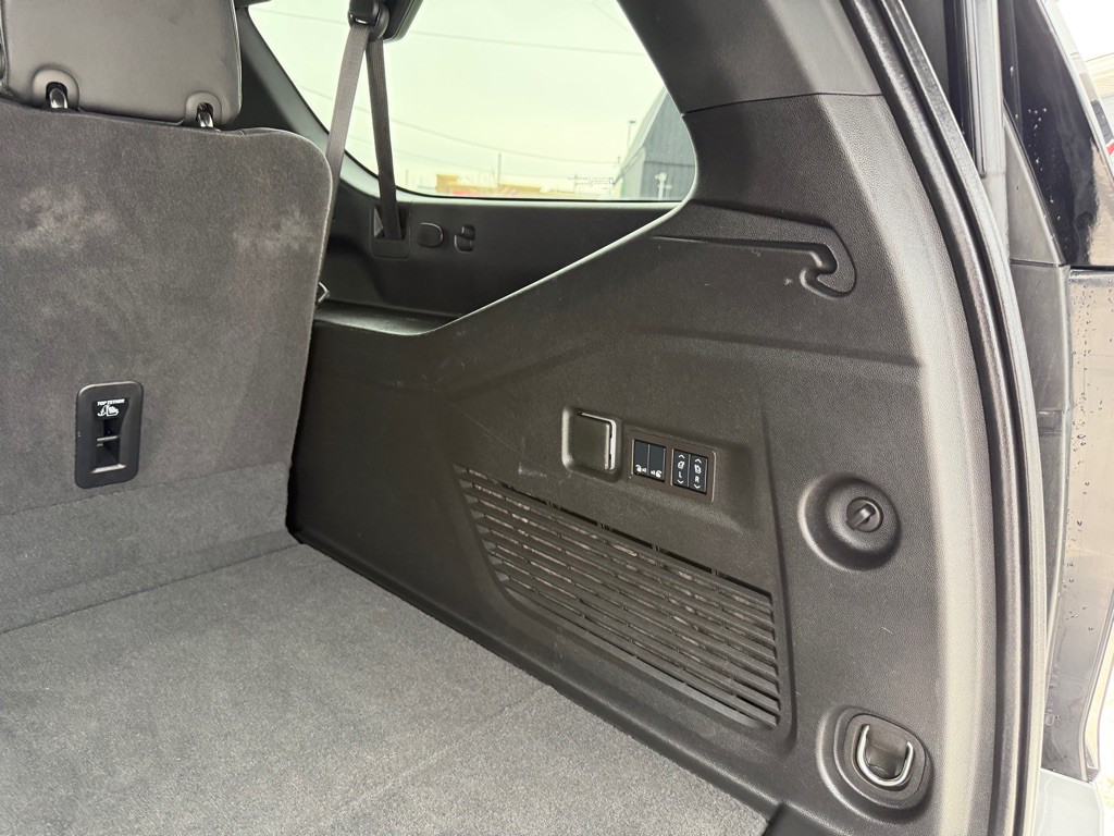 2025 Chevrolet Suburban Image 43