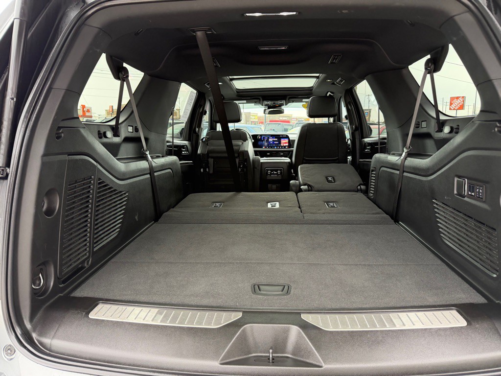 2025 Chevrolet Suburban Image 44