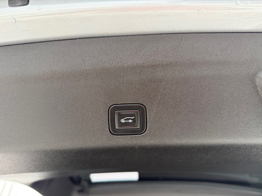 2025 Chevrolet Suburban Image 48