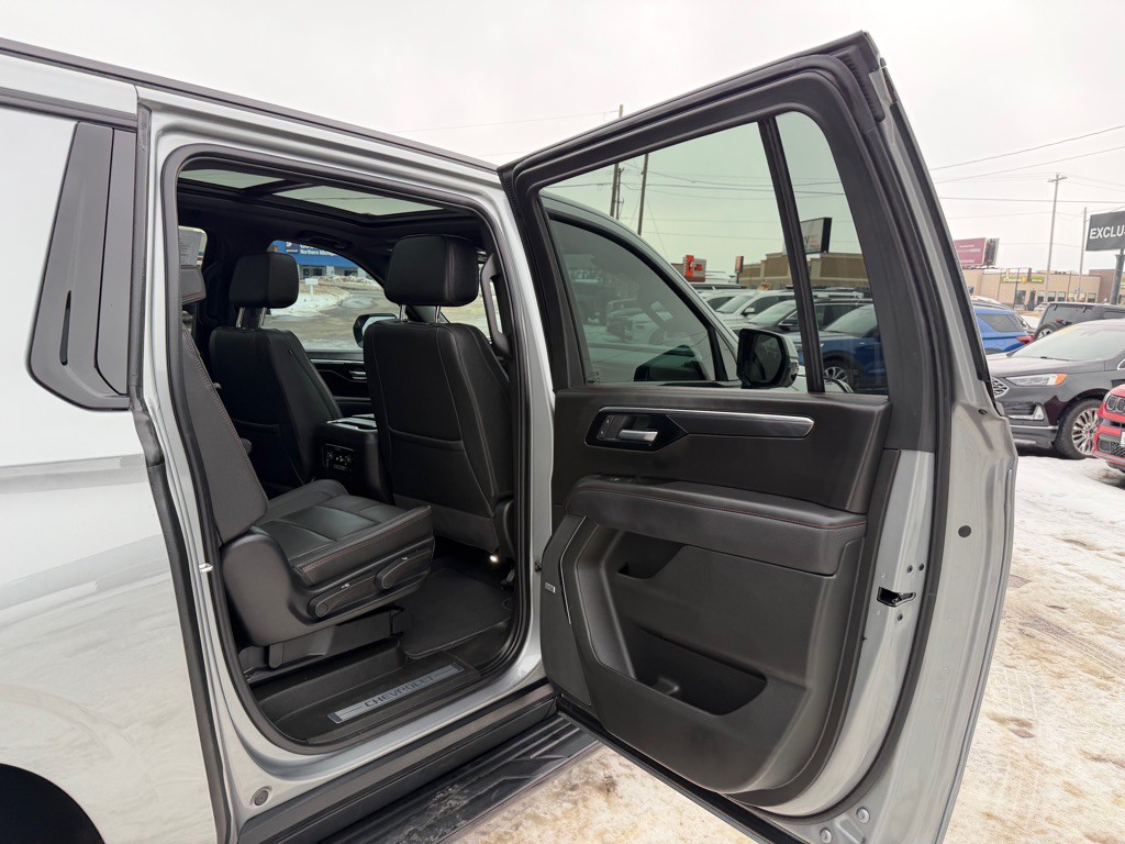 2025 Chevrolet Suburban Image 49