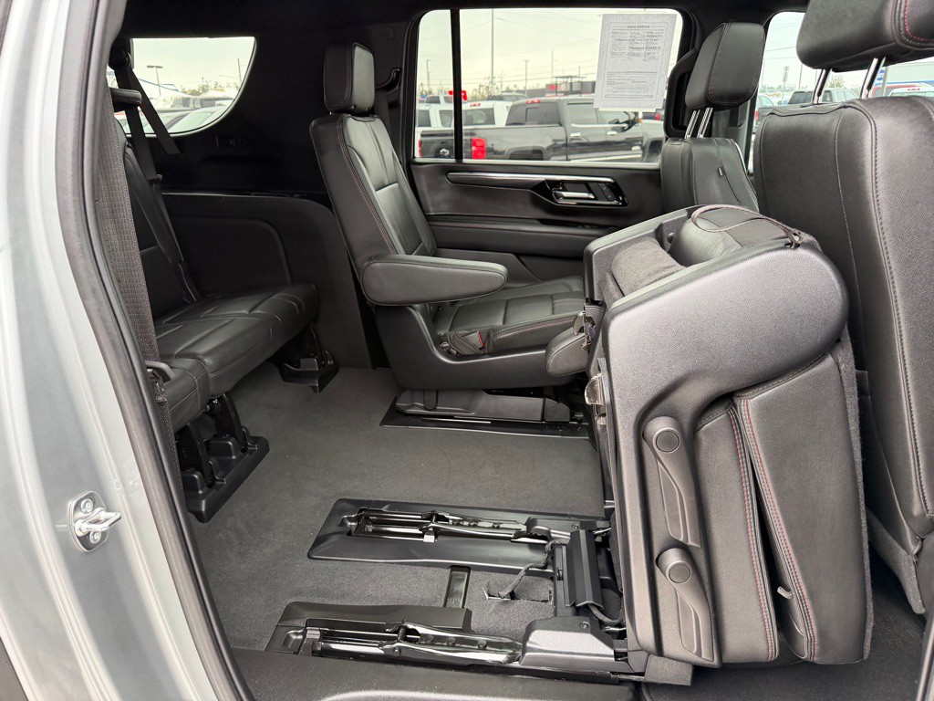 2025 Chevrolet Suburban Image 52