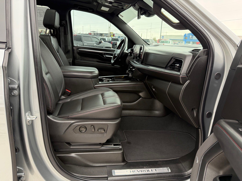 2025 Chevrolet Suburban Image 57
