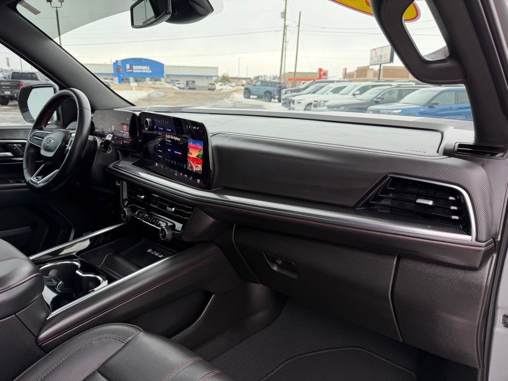 2025 Chevrolet Suburban Image 60