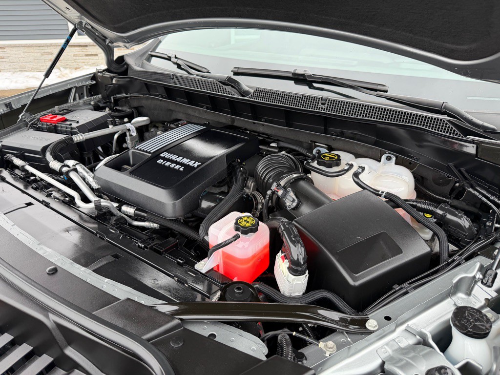 2025 Chevrolet Suburban Image 70