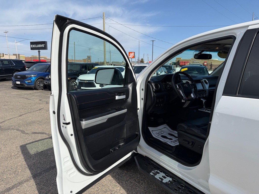 2017 Toyota Tundra Image 12