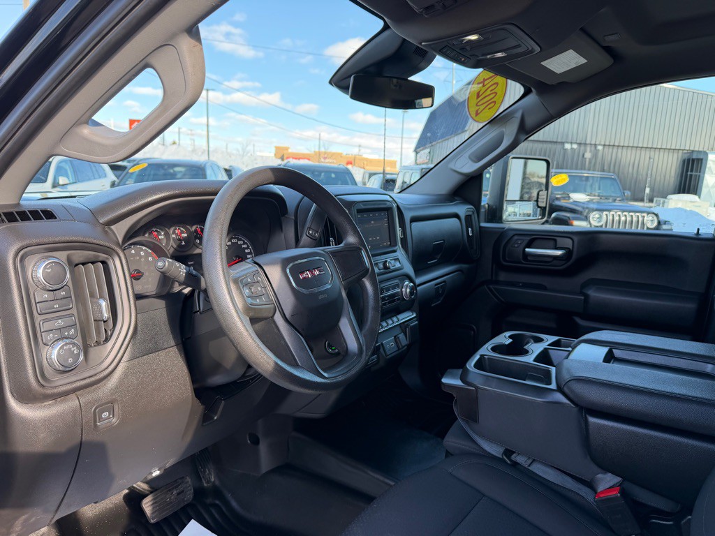 2024 GMC Sierra Image 17