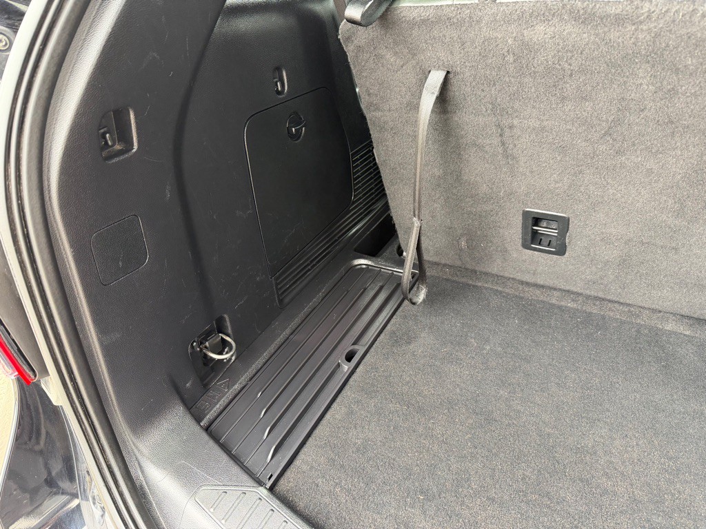 2022 Ford Explorer Image 44