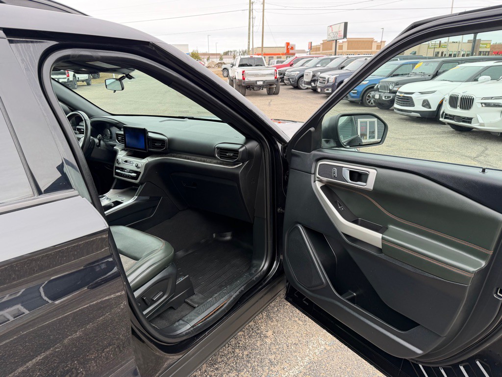 2022 Ford Explorer Image 60