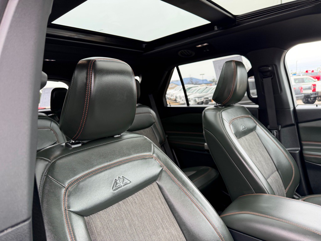 2022 Ford Explorer Image 64