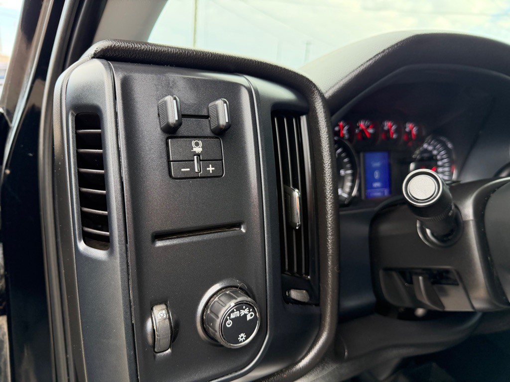 2018 Chevrolet Silverado 1500 Image 17