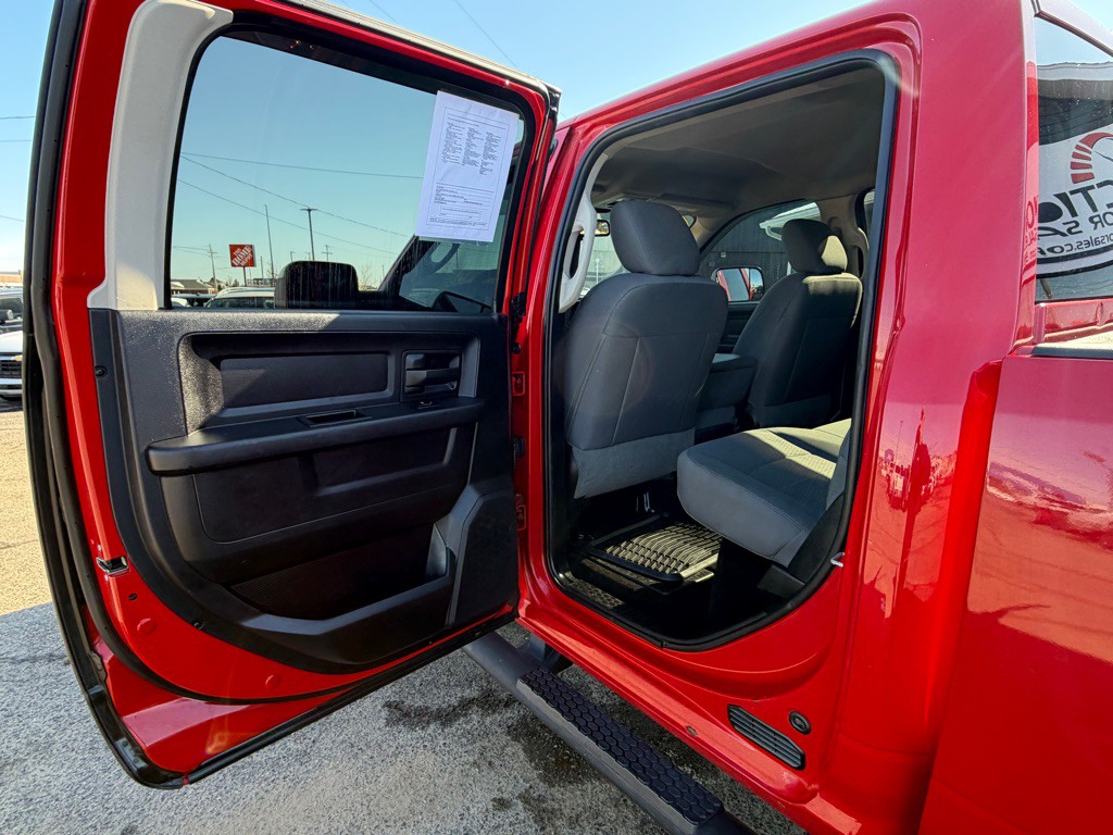 2016 RAM 2500 Image 29