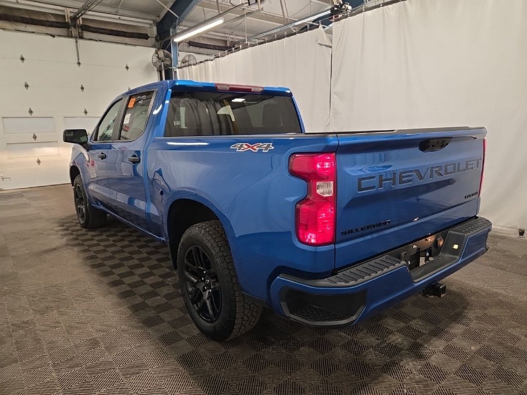 2023 Chevrolet Silverado 1500 Image 2