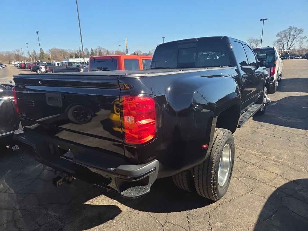 2018 GMC Sierra Image 2