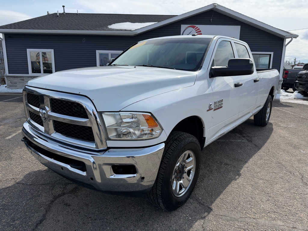 2015 RAM 3500 Image 1