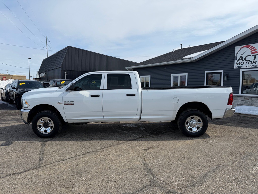 2015 RAM 3500 Image 2