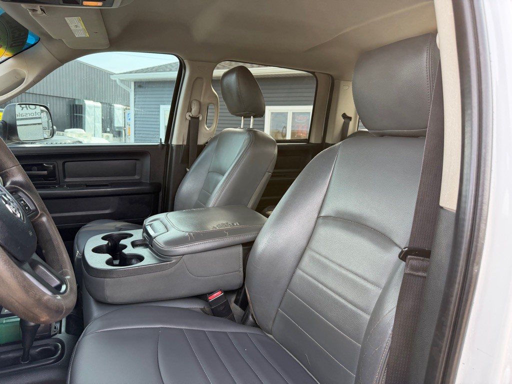 2015 RAM 3500 Image 11