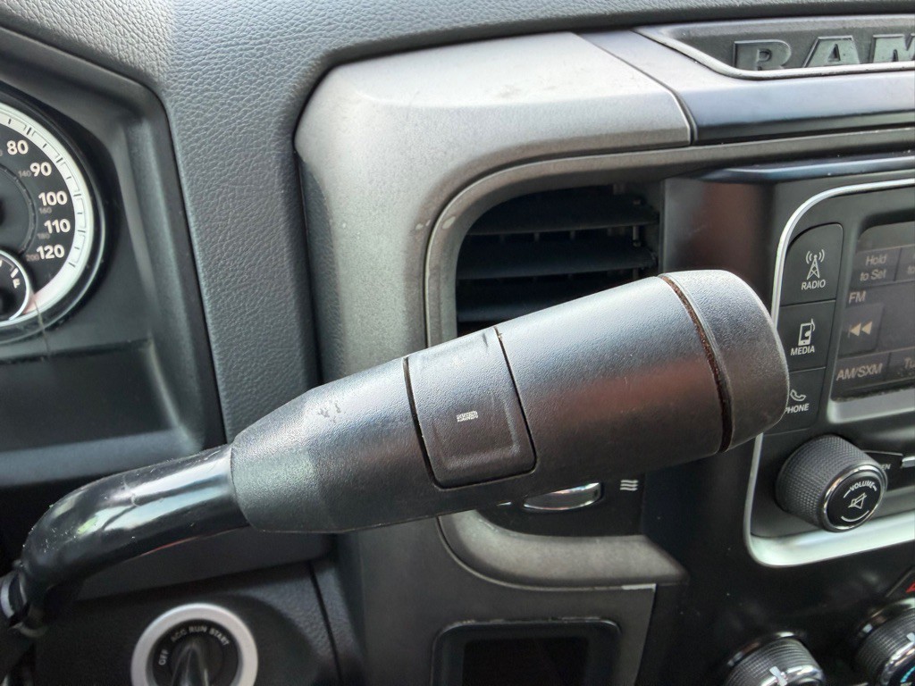 2015 RAM 3500 Image 16