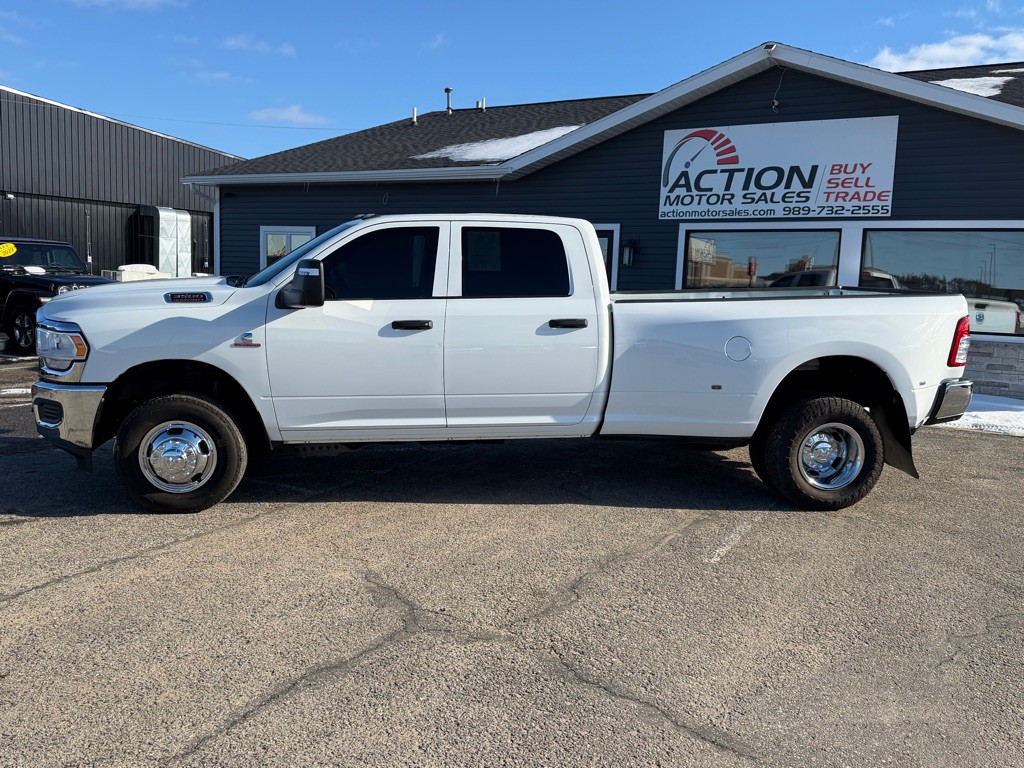 2024 RAM 3500 Image 2