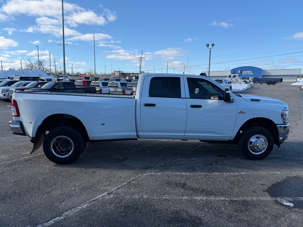 2024 RAM 3500 Image 6