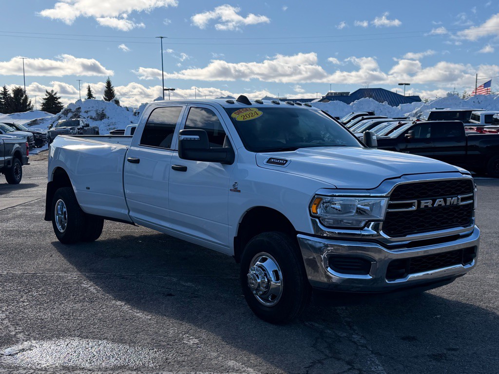 2024 RAM 3500 Image 7