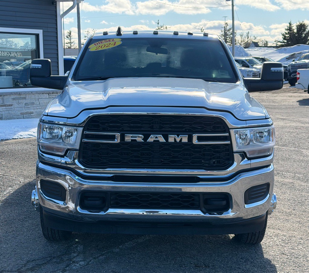 2024 RAM 3500 Image 8