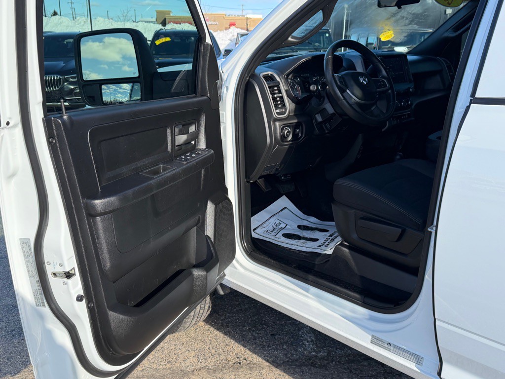 2024 RAM 3500 Image 12