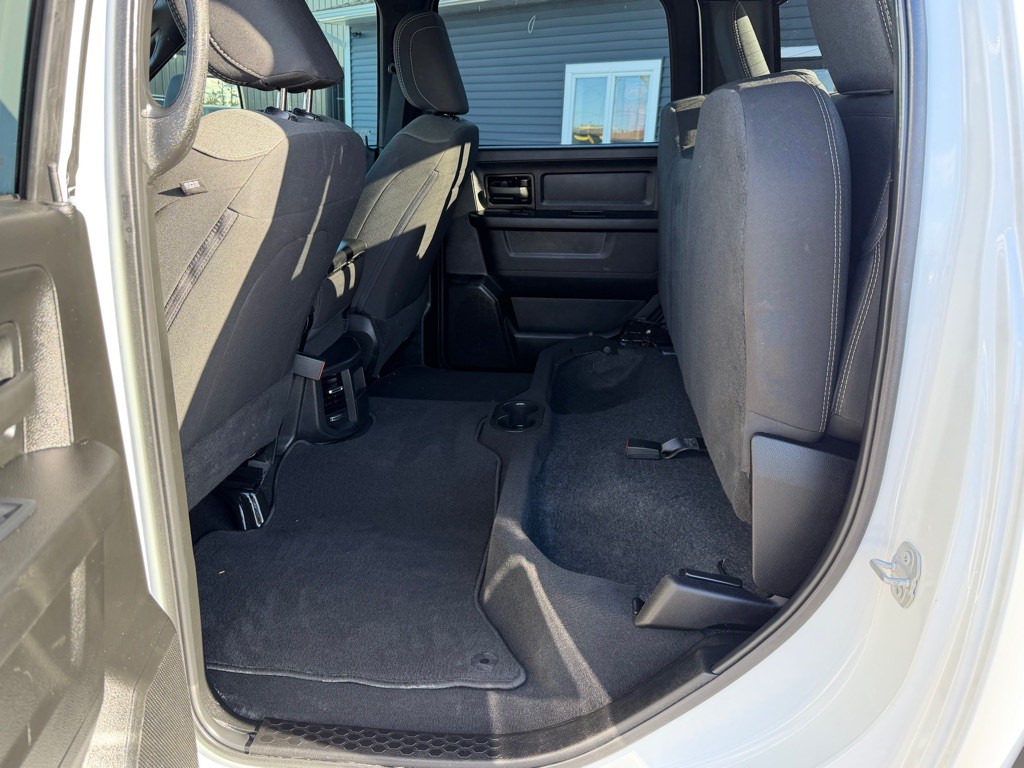 2024 RAM 3500 Image 37