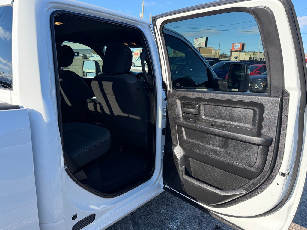 2024 RAM 3500 Image 48