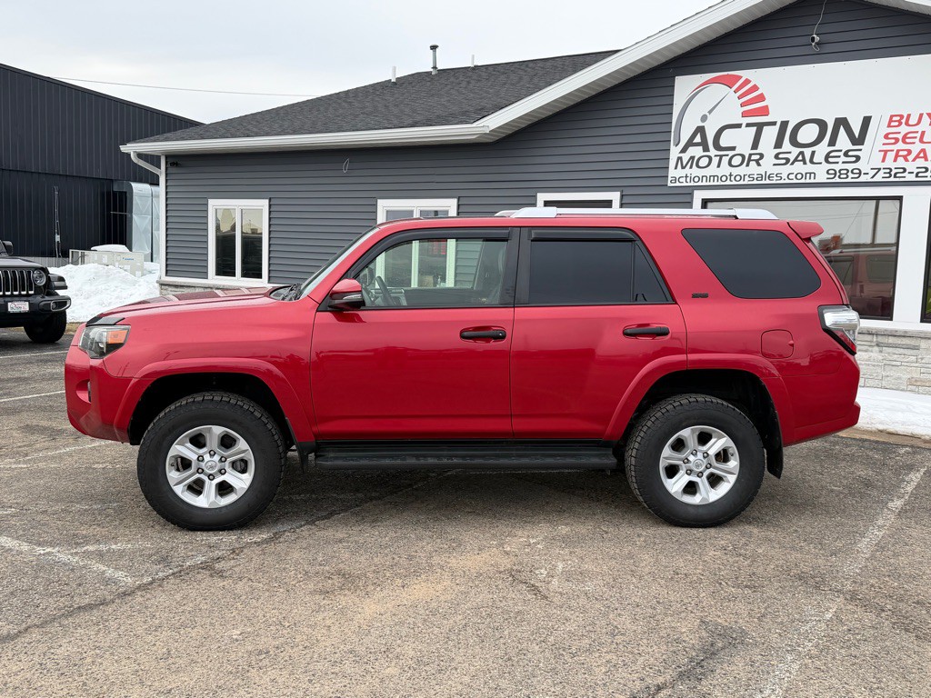 2016 Toyota 4Runner Image 2