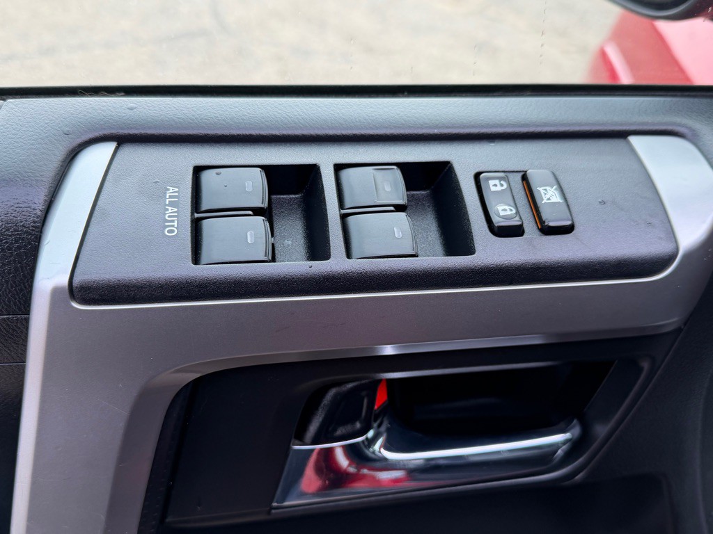 2016 Toyota 4Runner Image 11