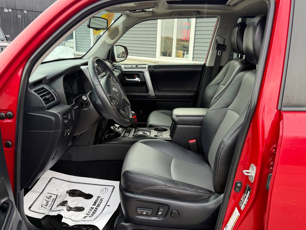 2016 Toyota 4Runner Image 13