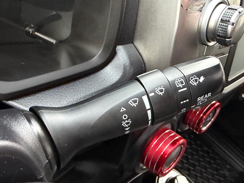 2016 Toyota 4Runner Image 18