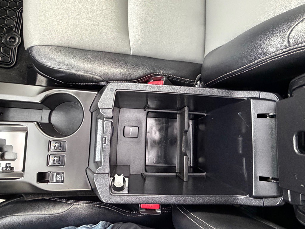 2016 Toyota 4Runner Image 31