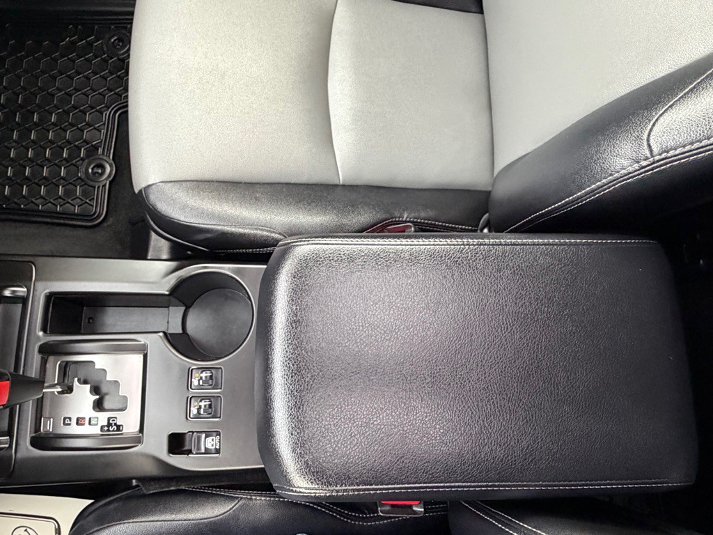 2016 Toyota 4Runner Image 35