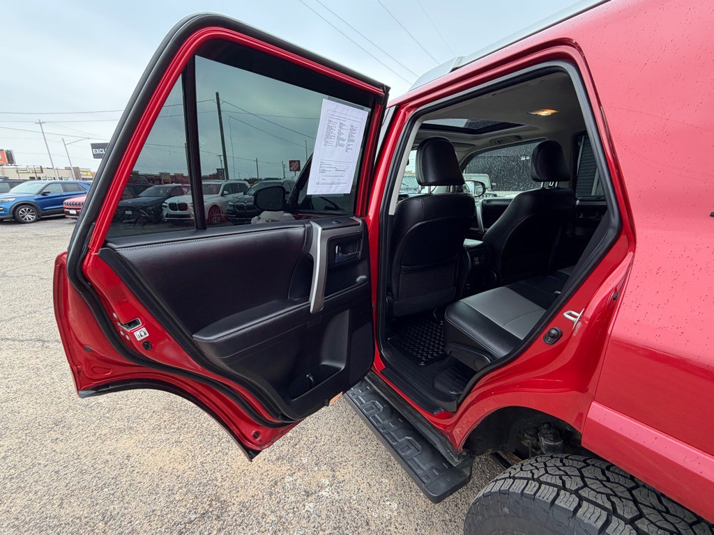 2016 Toyota 4Runner Image 36