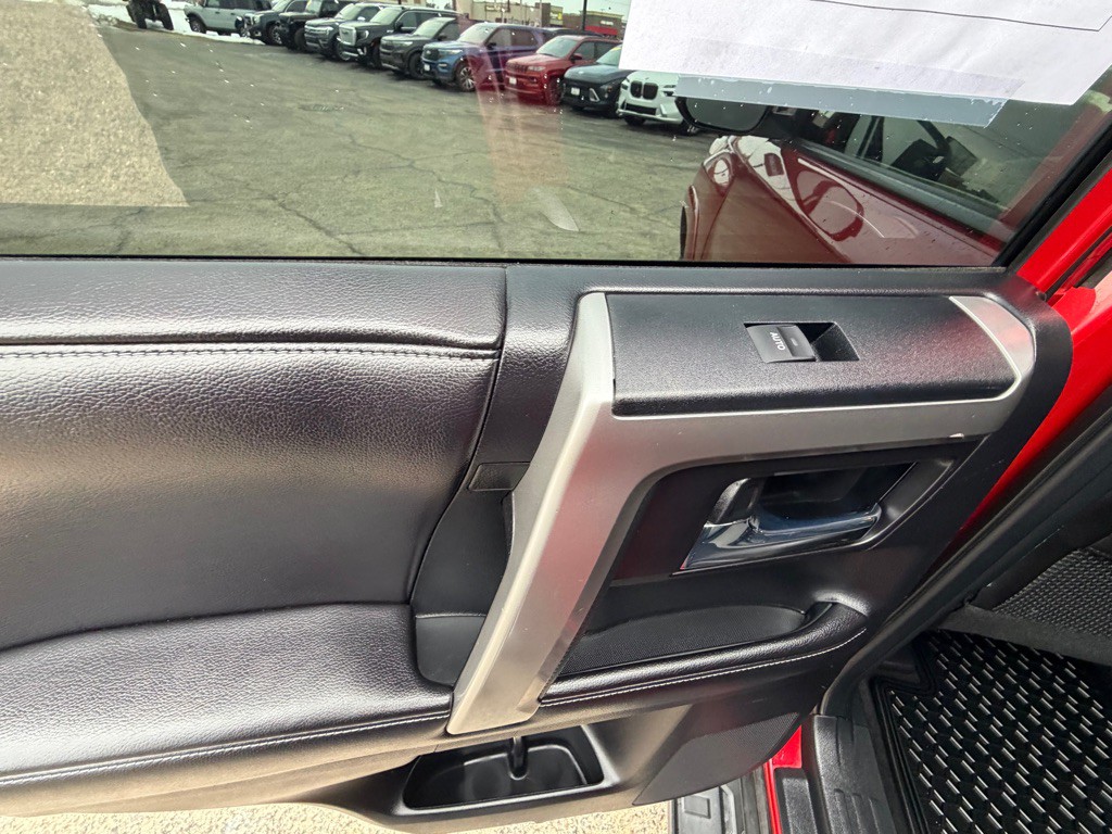 2016 Toyota 4Runner Image 37