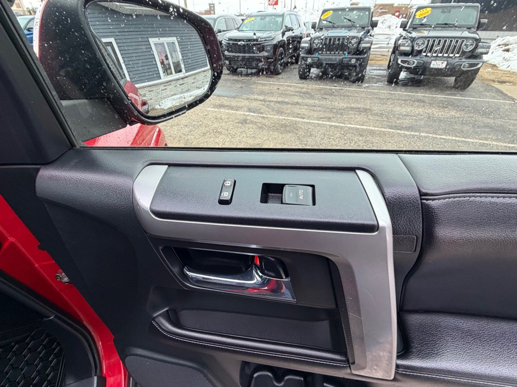 2016 Toyota 4Runner Image 59