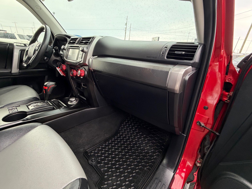 2016 Toyota 4Runner Image 63