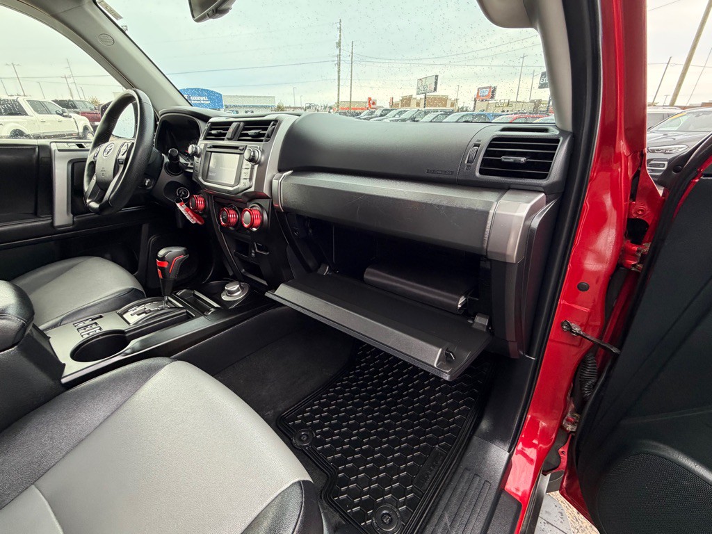 2016 Toyota 4Runner Image 64