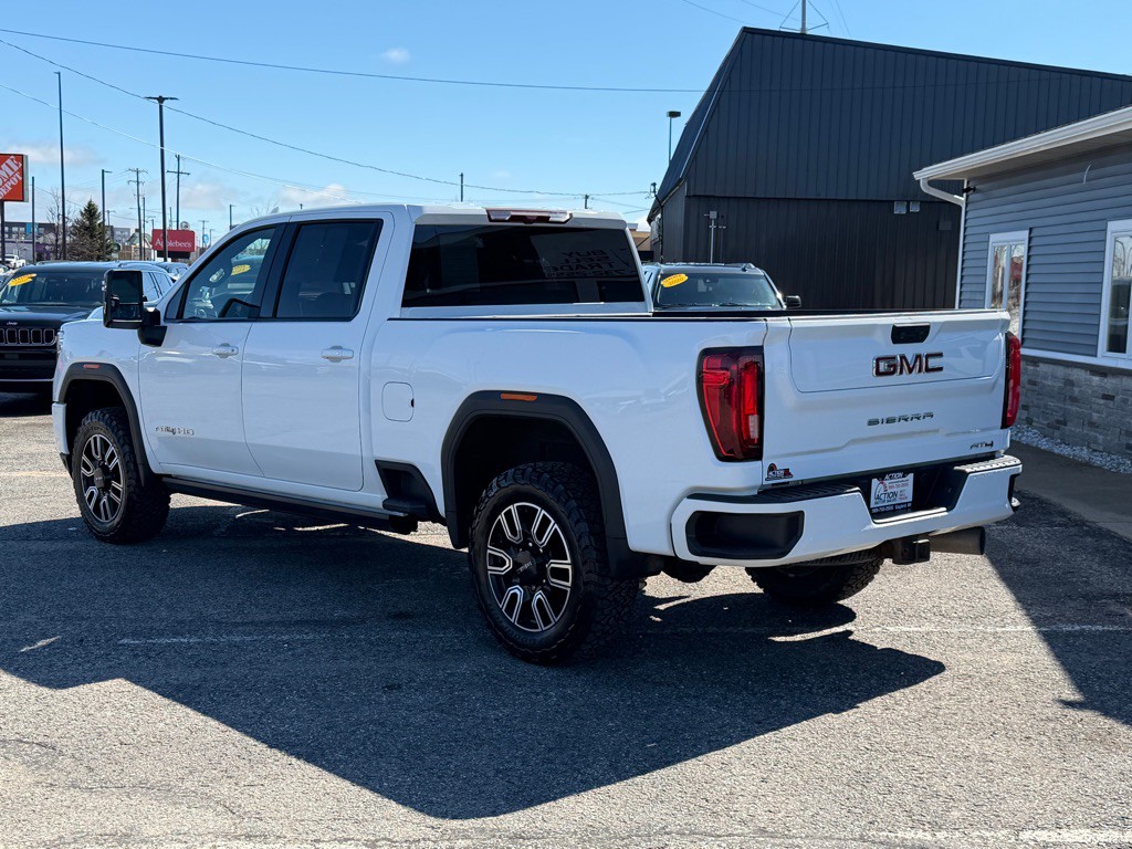 2023 GMC Sierra 2500 Image 3