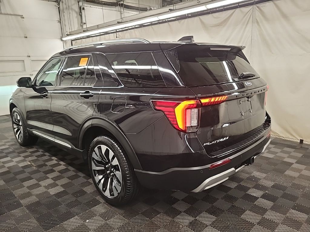 2025 Ford Explorer Image 2