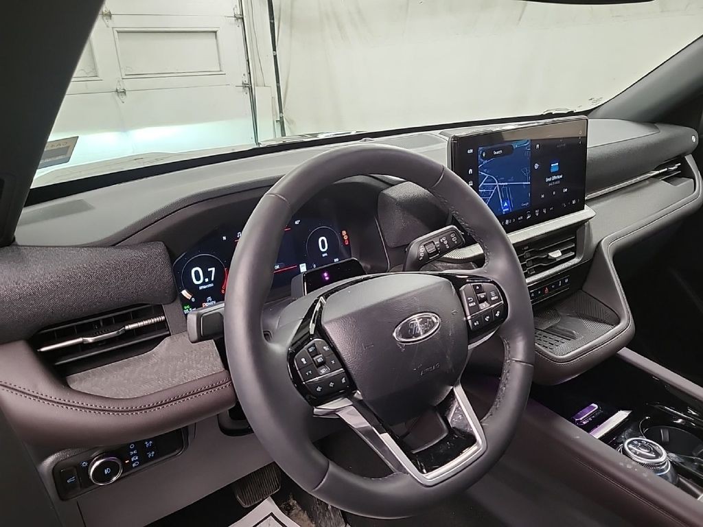 2025 Ford Explorer Image 6