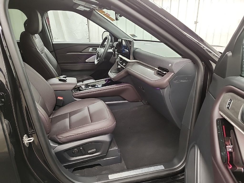 2025 Ford Explorer Image 9