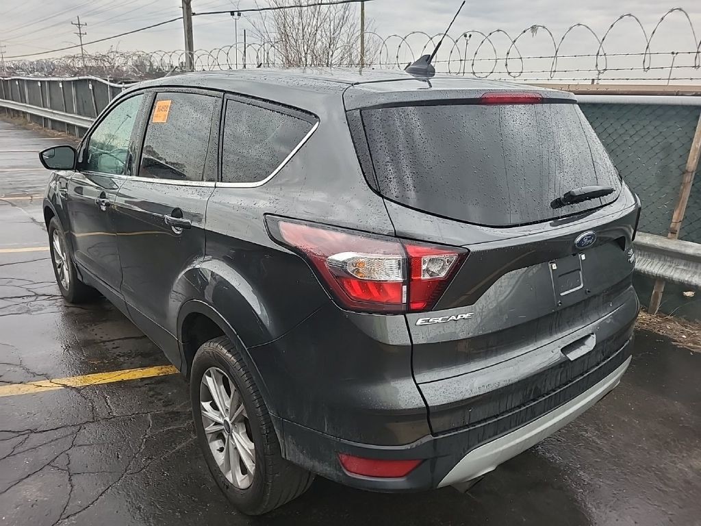 2019 Ford Escape Image 2