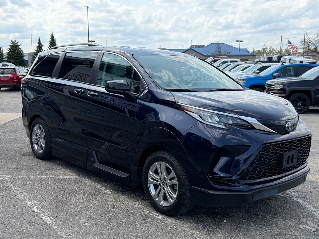 2022 Toyota Sienna Image 7