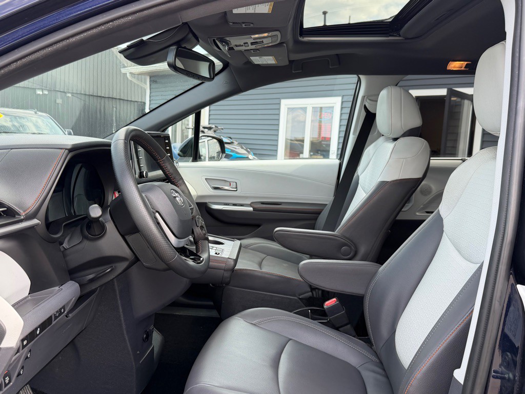 2022 Toyota Sienna Image 13